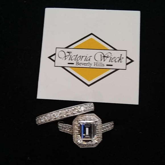 New Victoria Wieck Wedding Set - Picture 2 of 4